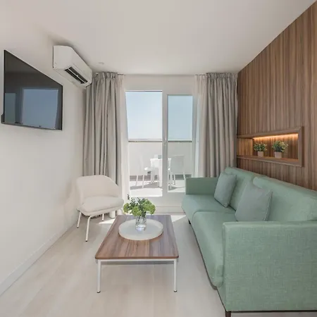 Eurosalou & Hotel 4*